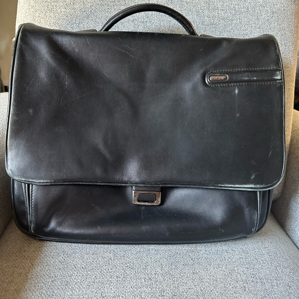 Tumi leather mens briefcase